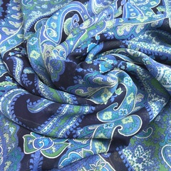 фото шелкового шифона с принтом  пейсли