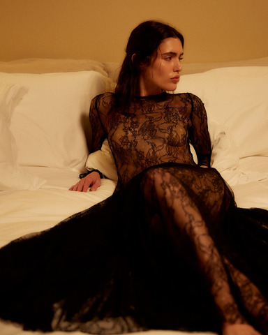 Платье макси из тонкого кружева черный