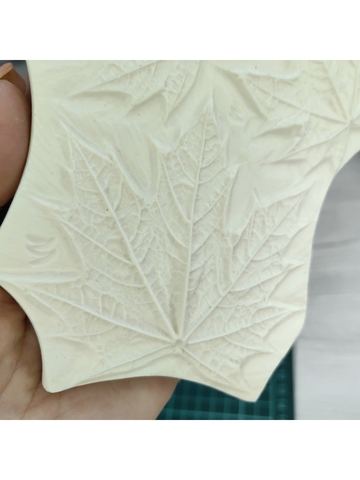 Молд пластиковый листики клена 3шт