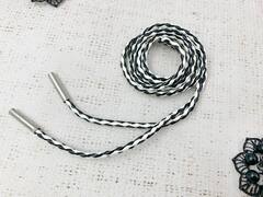 Шнур кожзам, ш. 4 мм, L 123 см, белый с чёрным