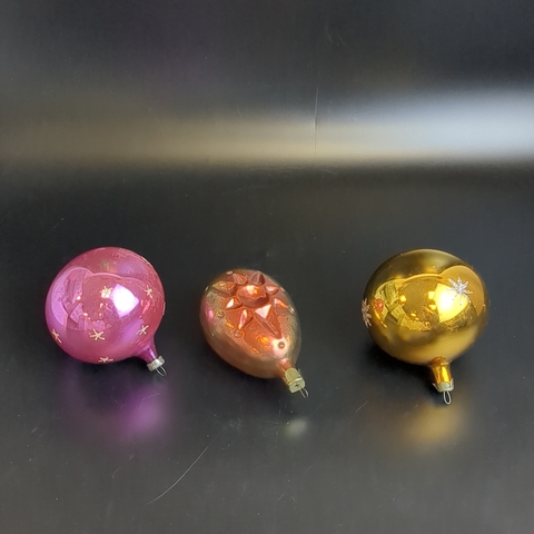 Ёлочные игрушки набор из 3 штук (2 шара и медальон), роспись, стекло, подвесная, винтаж СССР 1970-1990 гг