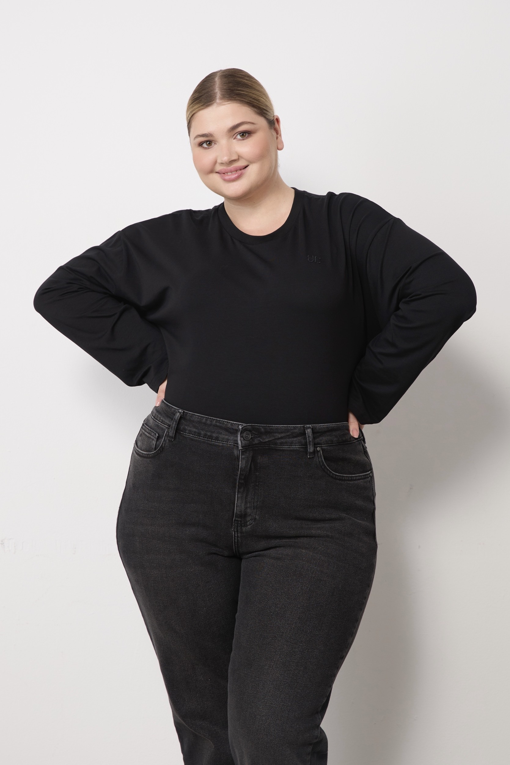 Джинсы Mom fit, черный