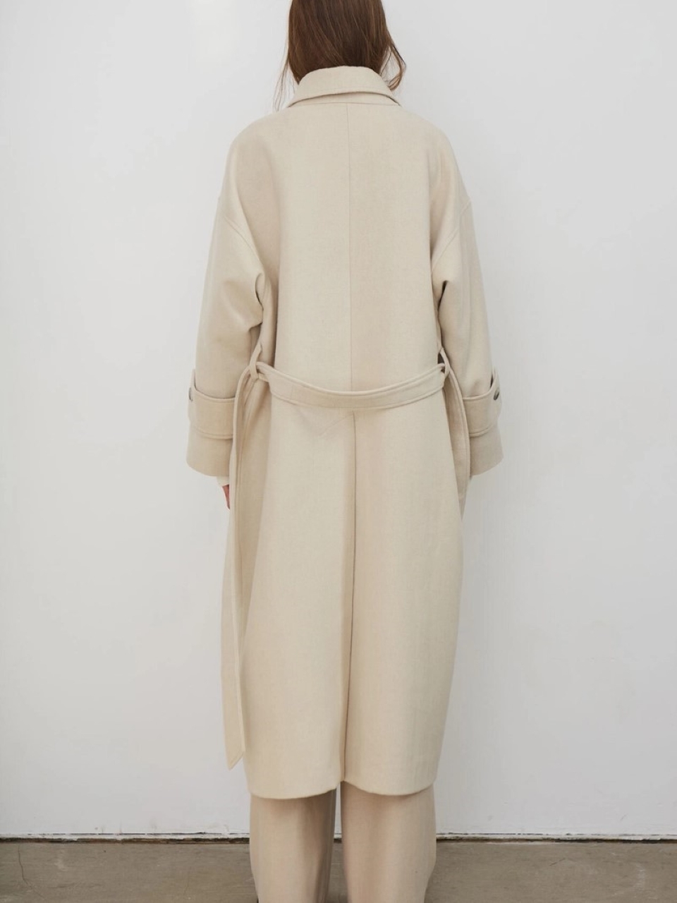 Пальто-плащ оверсайз женское, молочная елочка