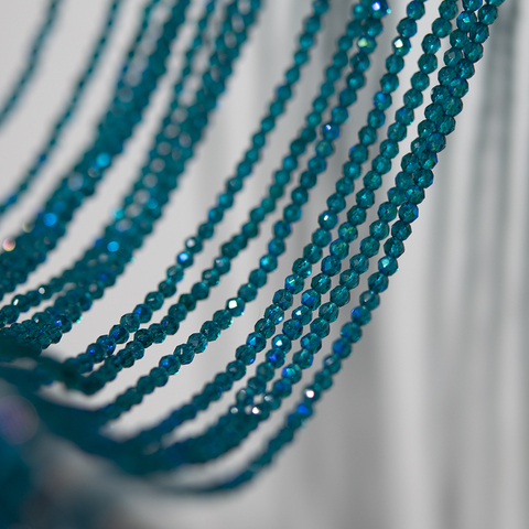 Бирюзовая шпинель синтетическая с эффектом иризации, 2мм, шар, микроогранка