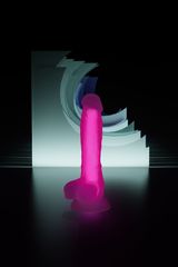 Прозрачно-розовый фаллоимитатор, светящийся в темноте, Clark Glow - 22 см. - 