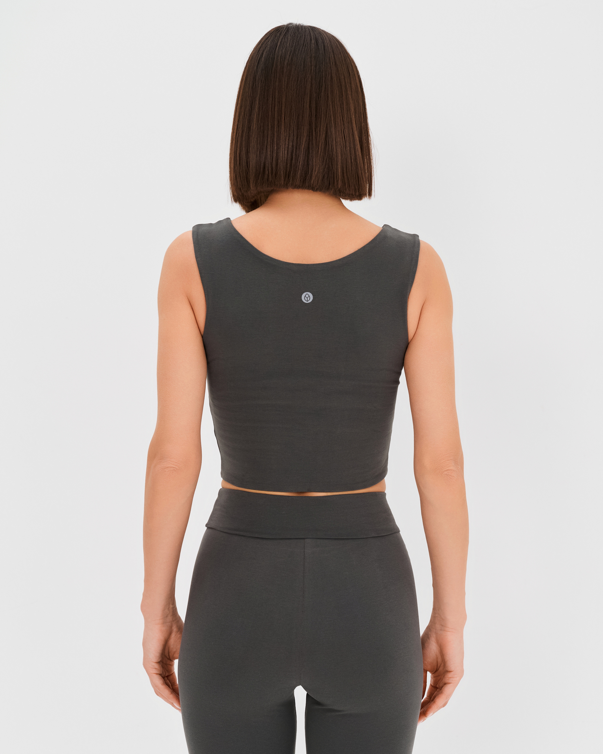 темно-серый