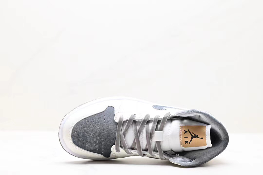 Jordan 1 mid gt top