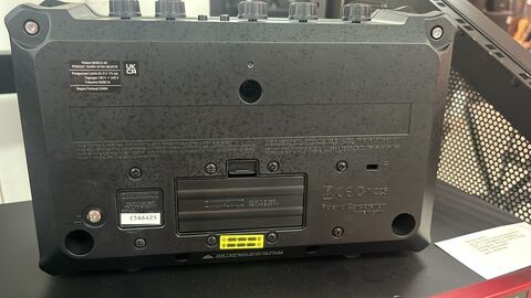 Roland Mobile AC - Комбо на батарейках для акустической гитары