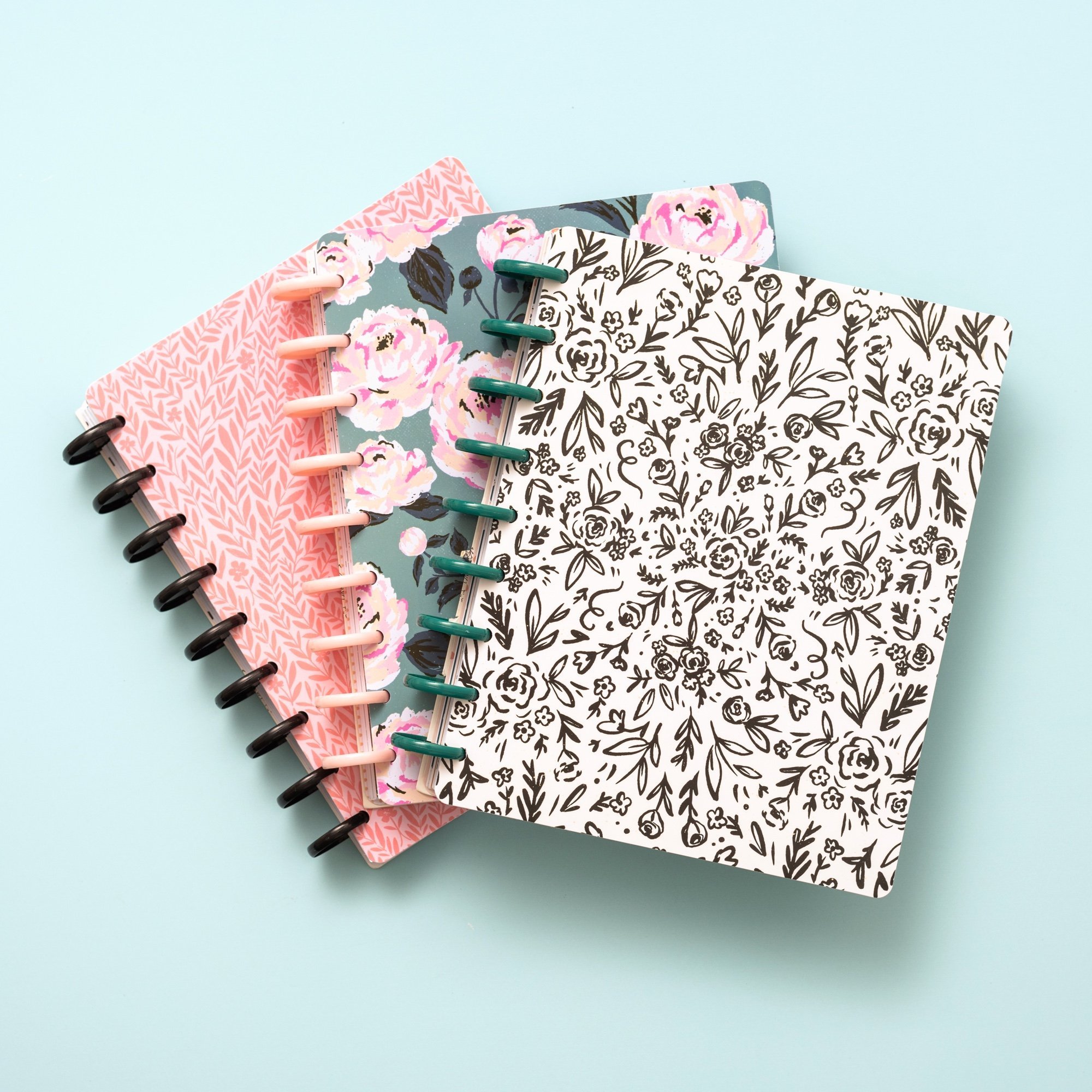 Планер на дисках, не датирован. Maggie Holmes Day-To-Day Undated Dashboard Planner 19х24 см Black & White Floral