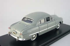 Ford Custom 4-Door Sedan hell-grau American Heritage Models 1:43