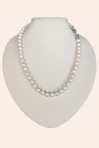 Бусы из жемчуга с декоративным замком