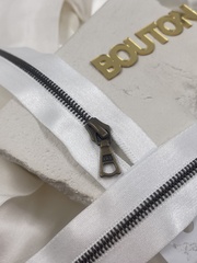 Молния металл, AM, на атласной тесьме, 4 мм, цвет 2101, белый