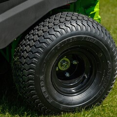 Райдер садовый Greenworks GC82ZT107 82V (107 см) Zero Turn CrossoverT аккумуляторный с нулевым радиусом разворота