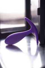 Фиолетовая удлиненная анальная втулка  - 7,2 см. - 