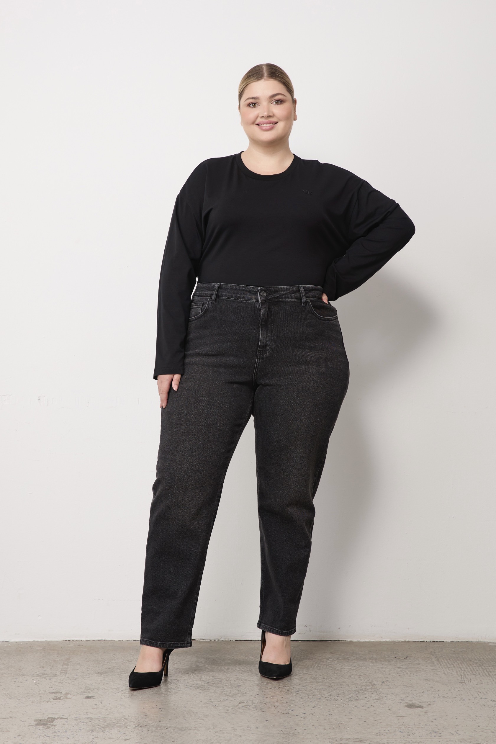 Джинсы Mom fit, черный