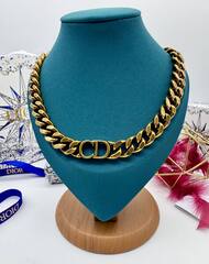 kole-cep-krupnaya-s-podveskami-style-by-dior-v-vintazhnom-stile