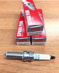 Свеча зажигания Yamaha LMAR8E-J 94701-00444 WR250F YZ250FX YZ250F