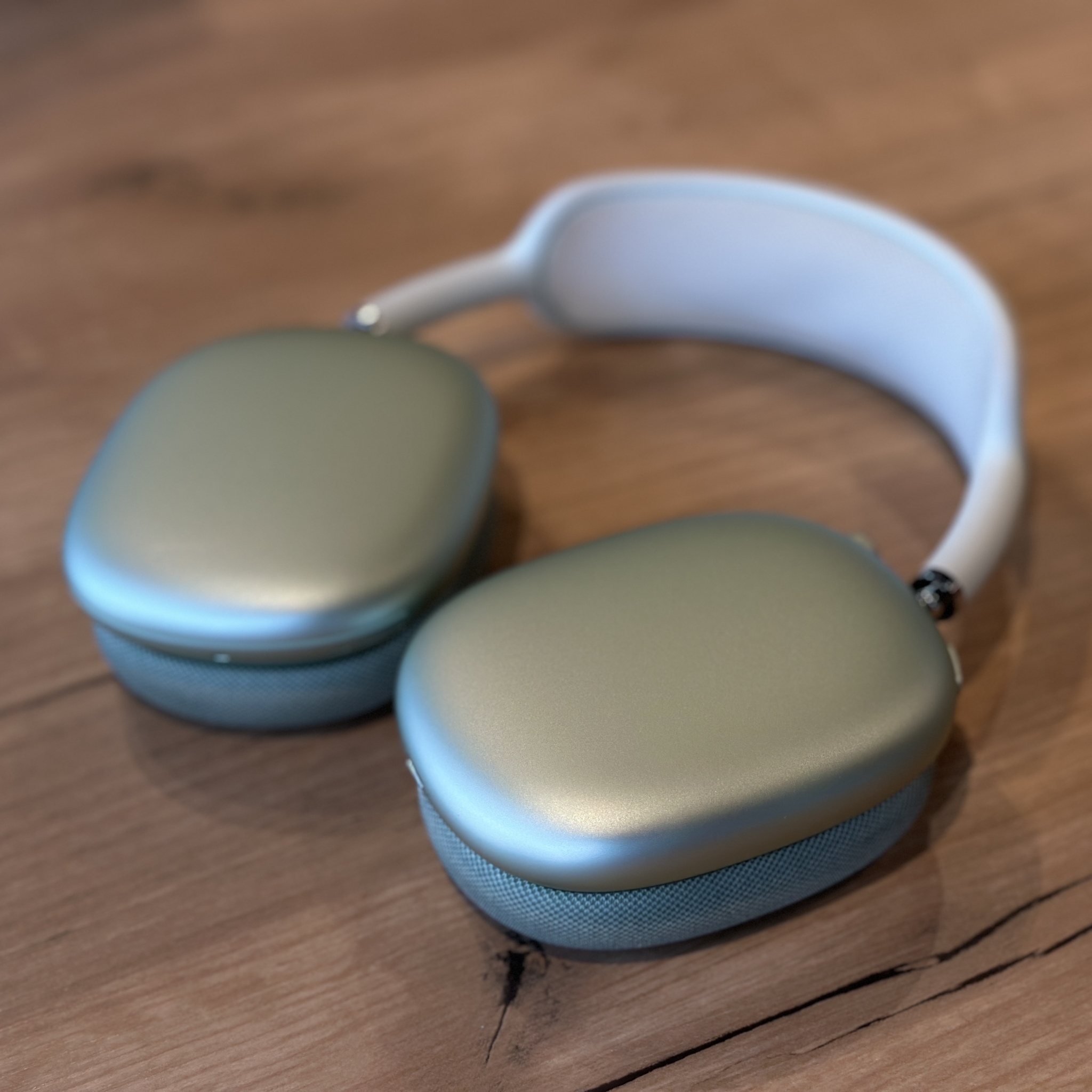 Green airpods max new arrivals