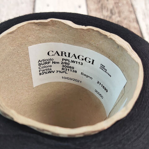 Стрейчевый меринос CARIAGGI SURF 2/80 черный