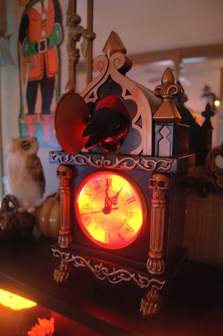 Хэллоуин анимированные часы Ворон
