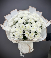 11 веток белых хризантем