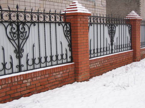 Кованый забор с профнастилом N-9