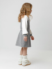 платье  для девочки  КР 5946/серый меланж,фоновые сердечки к603