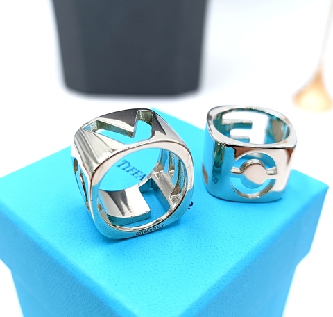 kolco-shirokoe-kvadratnoe-love-by-tiffany