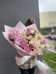 Букет цветов Розовое кружево с гортензией