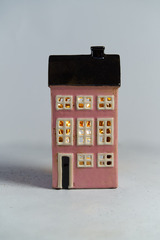 Розовый керамический домик-подсвечник, 24х11х8 см, Дания