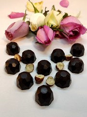 Шоколадные конфеты на пекмезе плодов рожкового дерева с Фундуком, 60 г