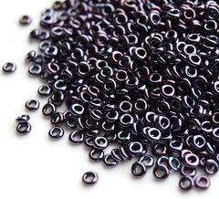 Toho Demi Round 11/0 цвет 0090 Dark Purple Iris Metallic