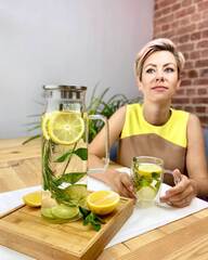 Кувшин для воды Zeus Glaffe с фильтром в крышке стеклянный, 1500 мл