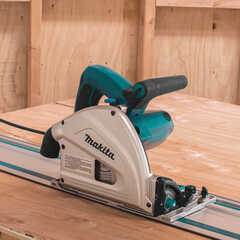 Погружная дисковая пила Makita SP6000J