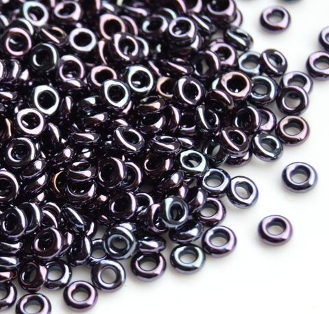 Toho Demi Round 11/0 цвет 0090 Dark Purple Iris Metallic