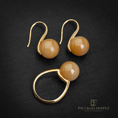 Кольцо Perlus. Медовый нефрит Бриле.