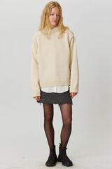 Свитер из шерсти молочного цвета