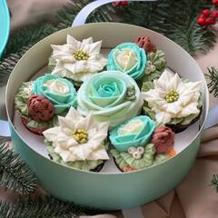 Букет из 7 капкейков “Изумрудная зима”