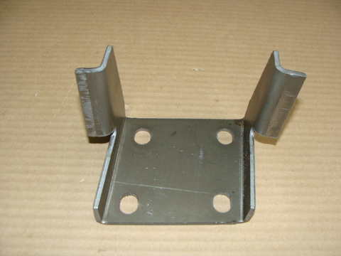 Кронштейн крепления поперечины №2 правый