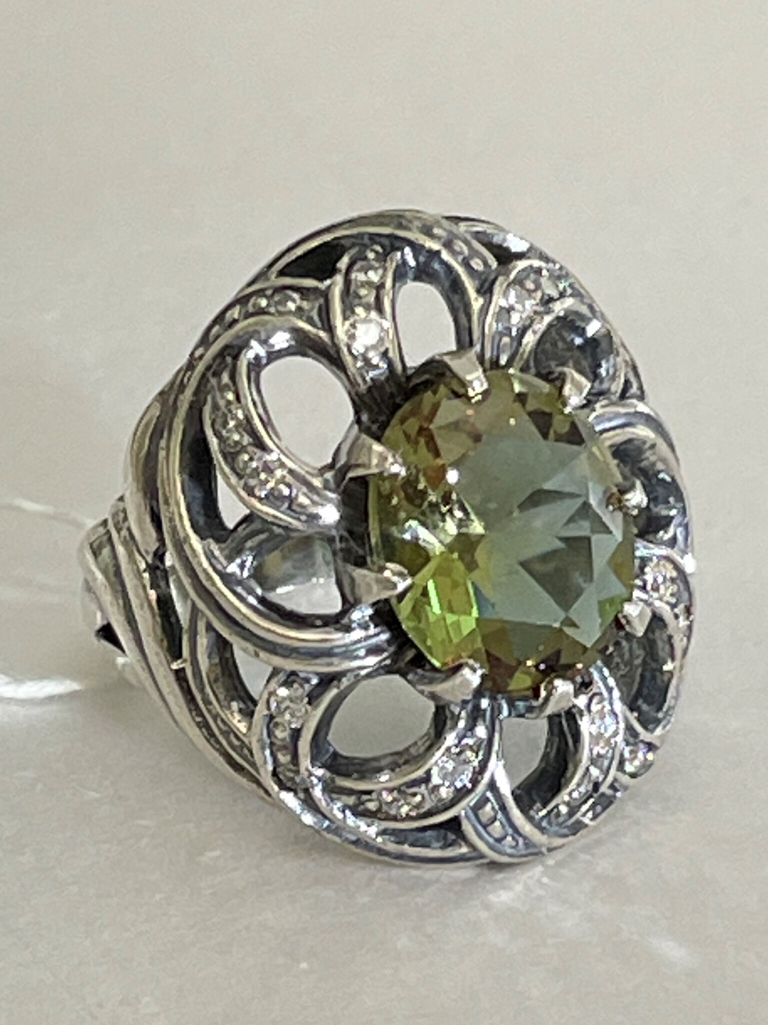 Эрмитаж-султанит (кольцо  из серебра)
