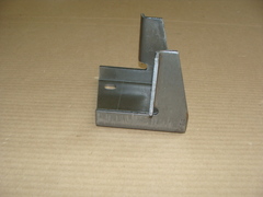 Кронштейн крепления поперечины №2 правый