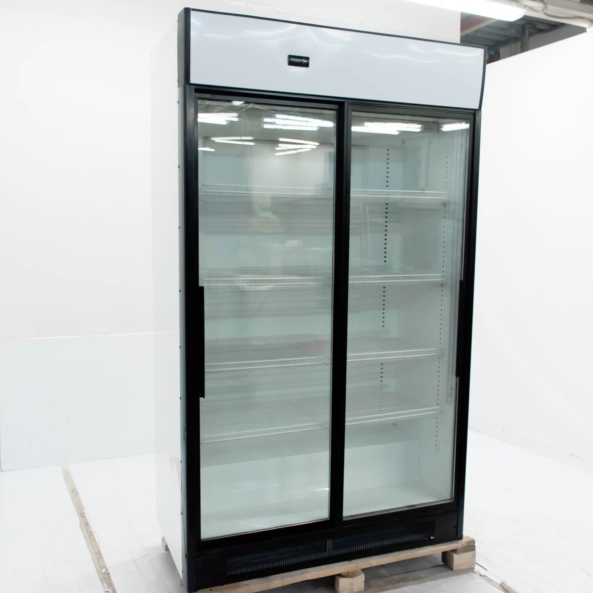 Шкаф холодильный Helkama C10