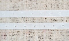 Кнопки пластиковые на ленте d 0,8 см, шаг 2,5 см, ш. 1,8 см, белый