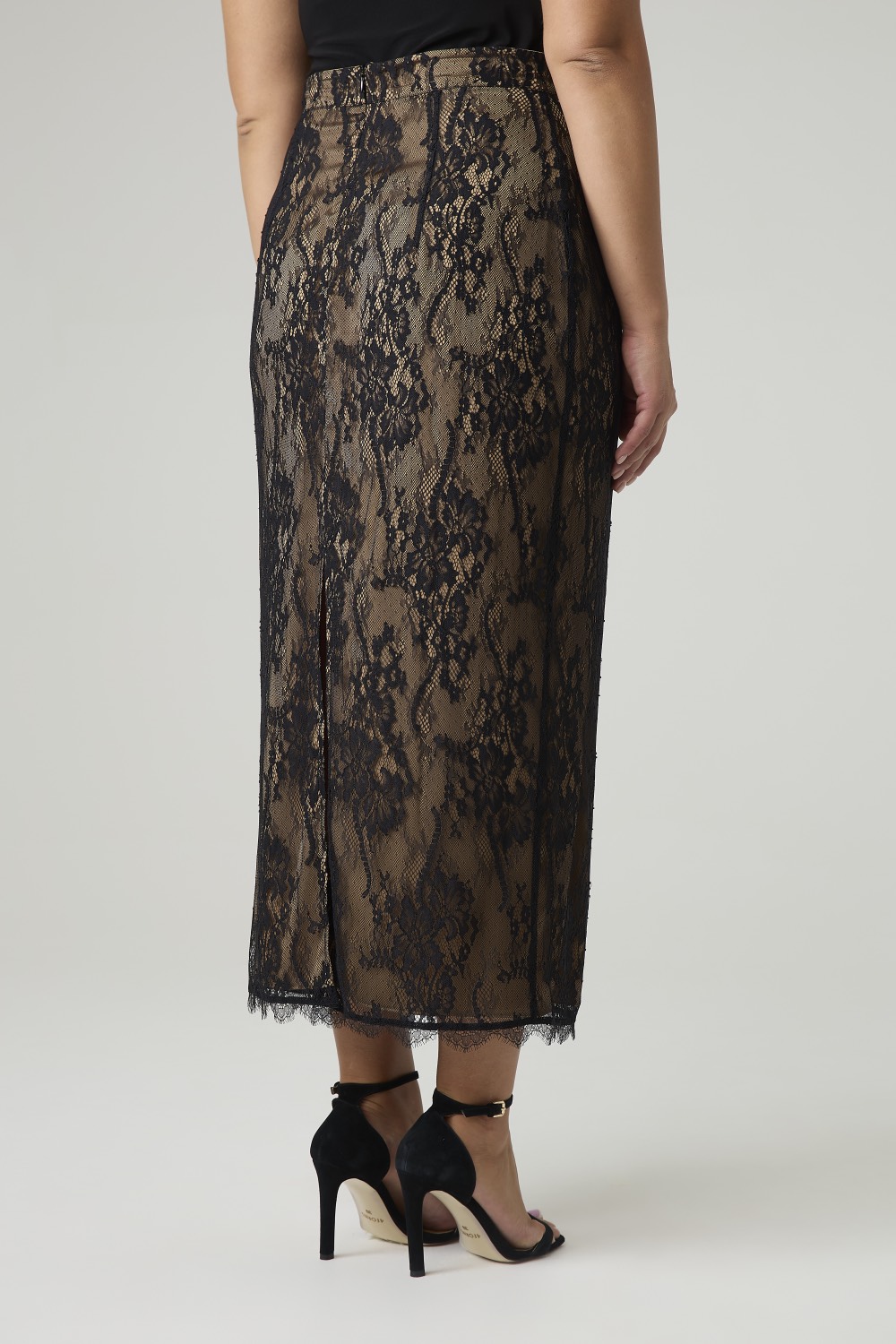 Юбка-карандаш из гипюра, черный