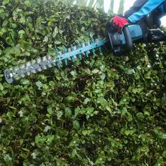 Аккумуляторный кусторез XGT Makita UH004GZ