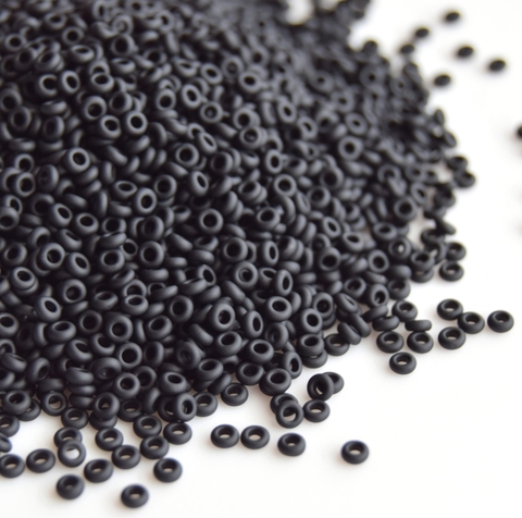 Toho Demi Round 8/0 цвет 0049F Black Matted