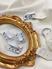 Шубный крючок белый 15 мм