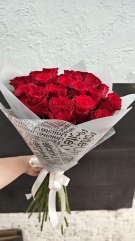 Букет шикарных бордовых роз, 19шт