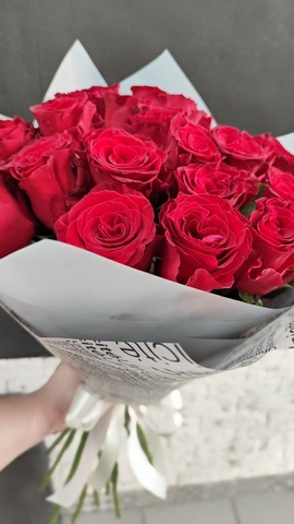 Букет шикарных бордовых роз, 19шт