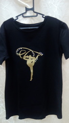 Футболка с аппликацией и стразами